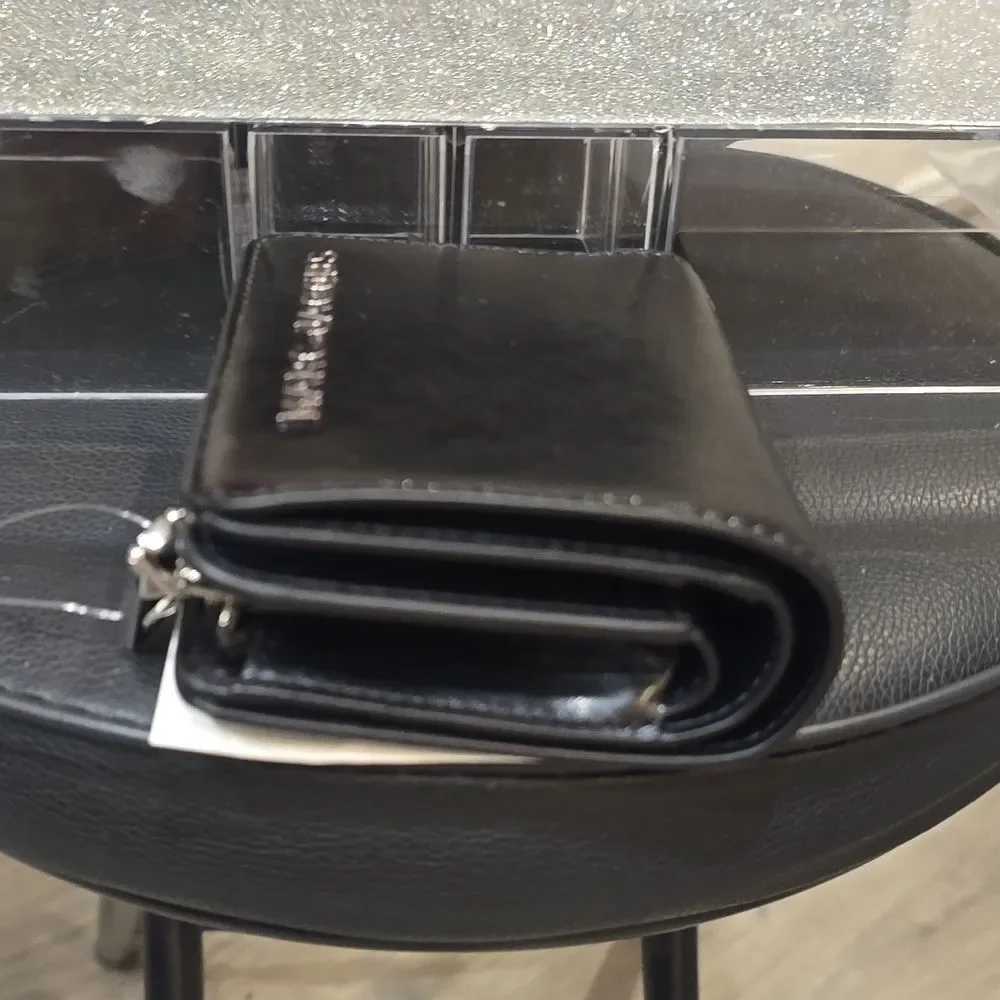 Marc Jacobs elegant wallet